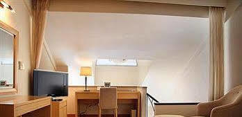 Merryland Resort Guilin Exterior photo